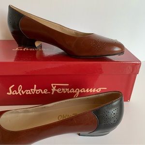 Salvatore Ferragamo EUC Rust and Black Leather Shoes in a Size 7